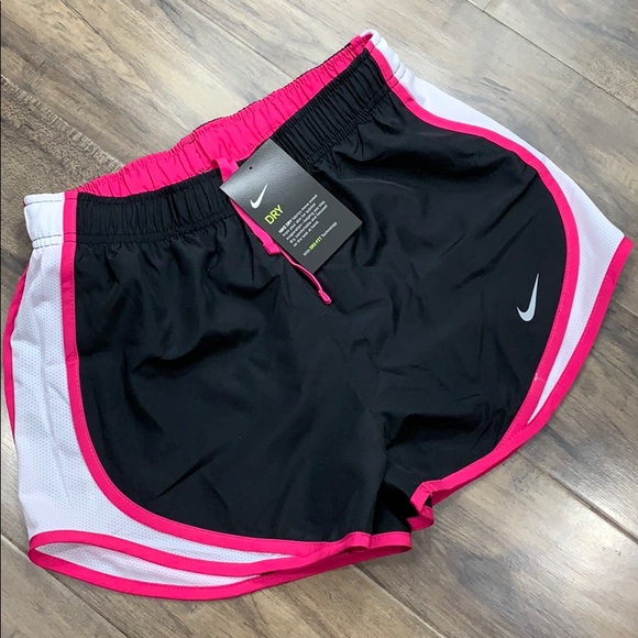 NIKE Women’s running shorts with Dri-Fit Technolog - Picture 12 of 16